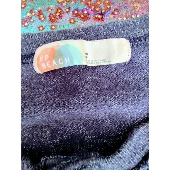 FREE PEOPLE BEACH THREE BUTTON BLUE SWEATER PRE-LOVED SIZE XS - Picture 5 of 11